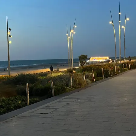 Digue De Westende, Studio Avec Coin Nuit, Piscine, Vue Mer Et Plage Fantastique Middelkerke Exterior photo
