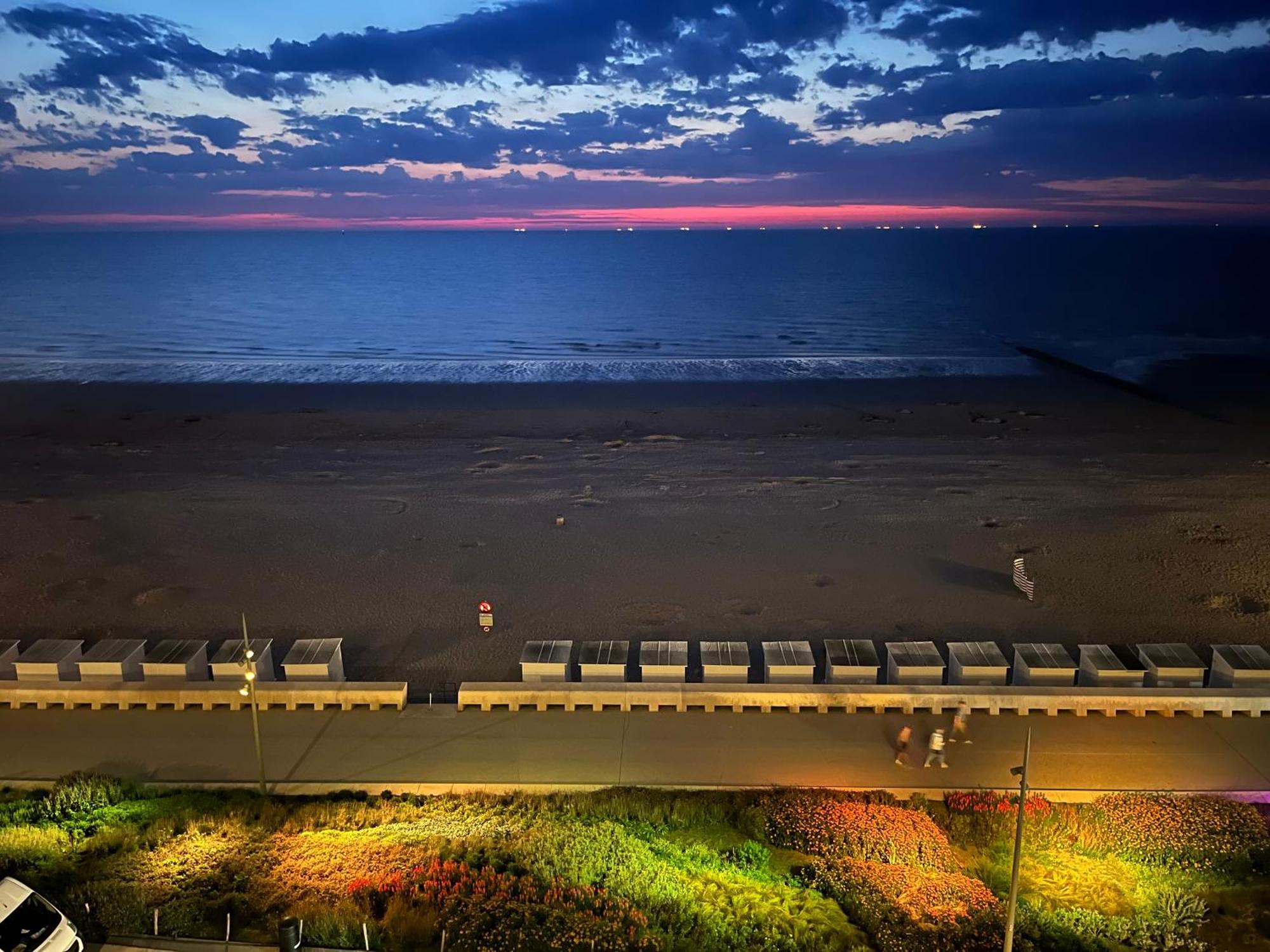 Apartamento Digue De Westende, Avec Coin Nuit, Piscine, Vue Et Fantastique