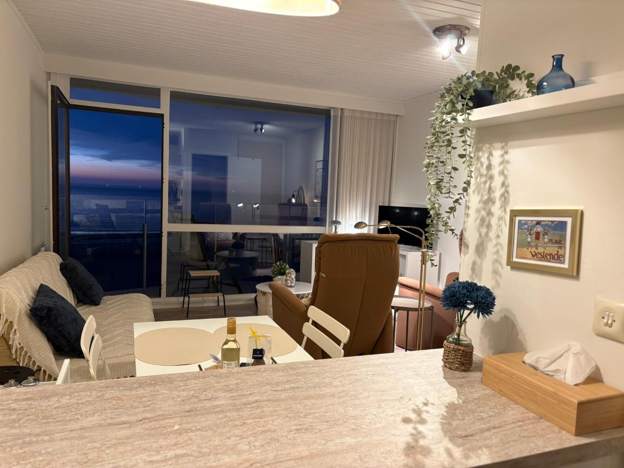 Digue De Westende, Avec Coin Nuit, Piscine, Vue Et Fantastique Apartment Middelkerke
