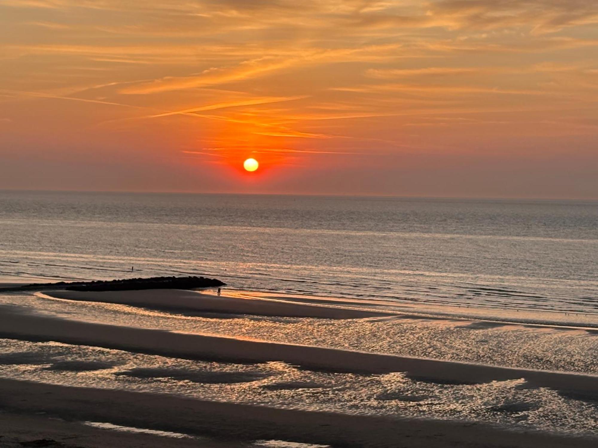 Digue De Westende, Avec Coin Nuit, Piscine, Vue Et Fantastique Apartamento *